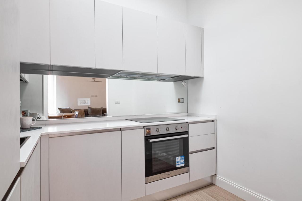 Fontana Di Trevi!! Comfy&Elegant 3Bedroom 2Bath โรม ภายนอก รูปภาพ