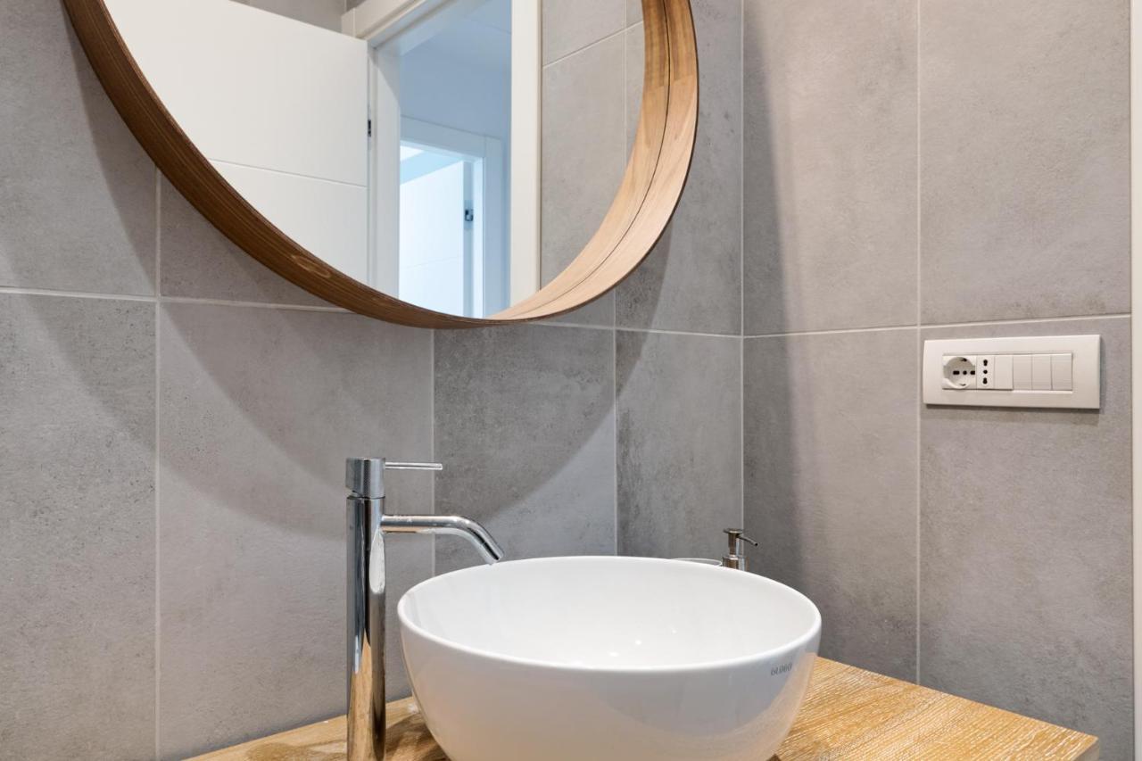 Fontana Di Trevi!! Comfy&Elegant 3Bedroom 2Bath โรม ภายนอก รูปภาพ